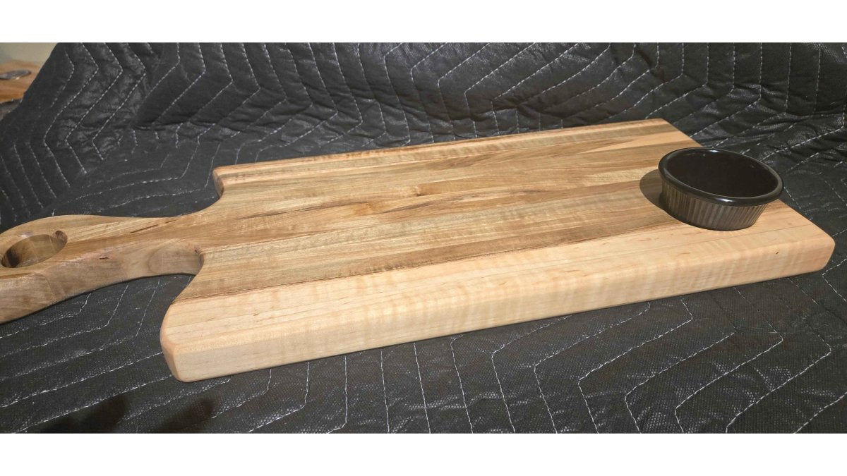 Elegant Wooden Platter Arrangements for Parties